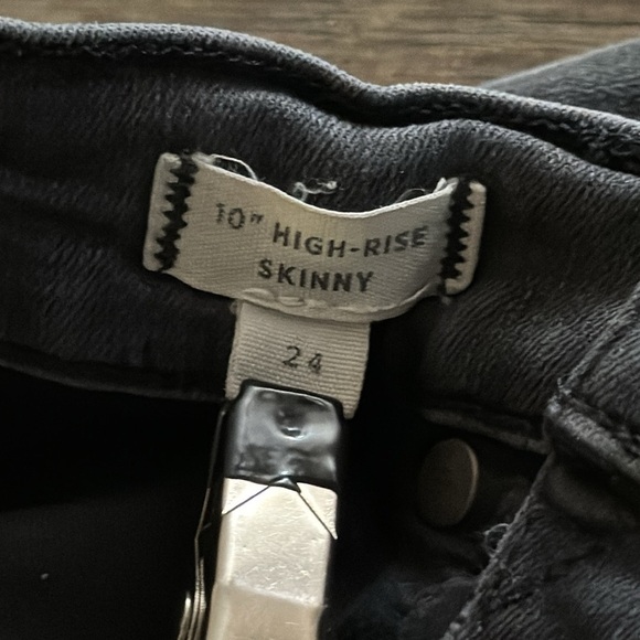 Madewell 10" High-Rise Skinny Jeans Berkeley Black: Button-Through Edition 24 - Picture 9 of 13